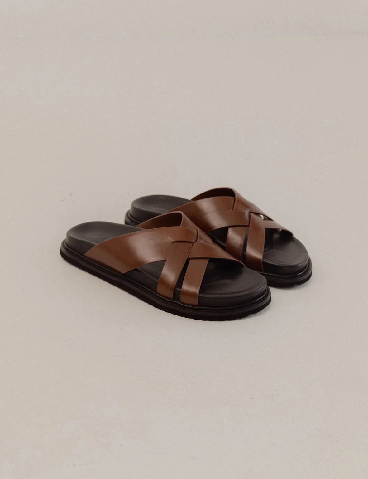 Cross Cut Slide Cognac